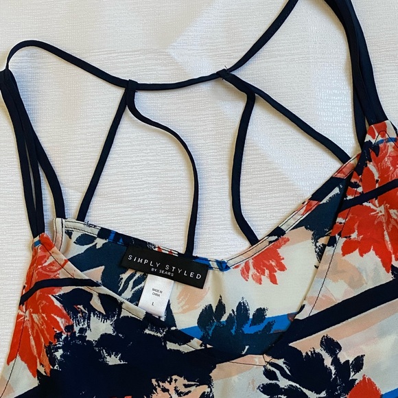 Top - Picture 2 of 2